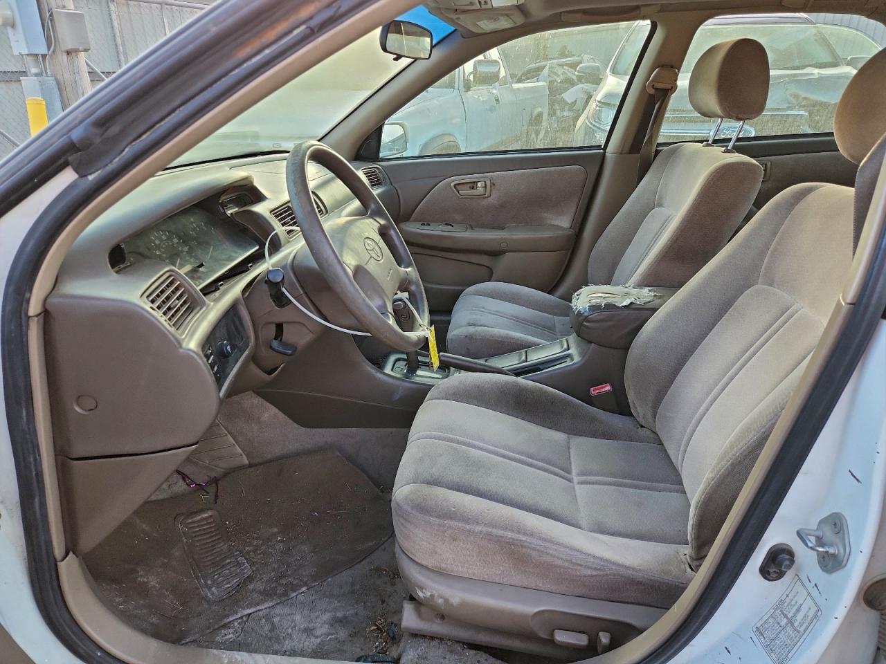 1999 TOYOTA CAMRY CE photo 13