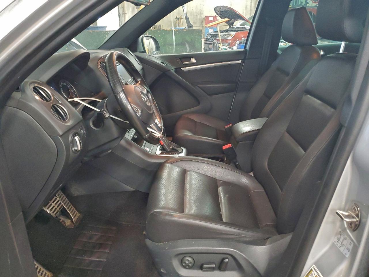 2016 VOLKSWAGEN TIGUAN S photo 7