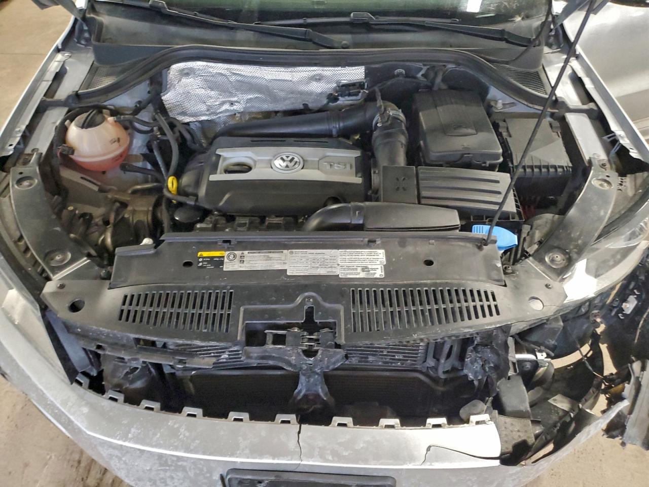 2016 VOLKSWAGEN TIGUAN S photo 12