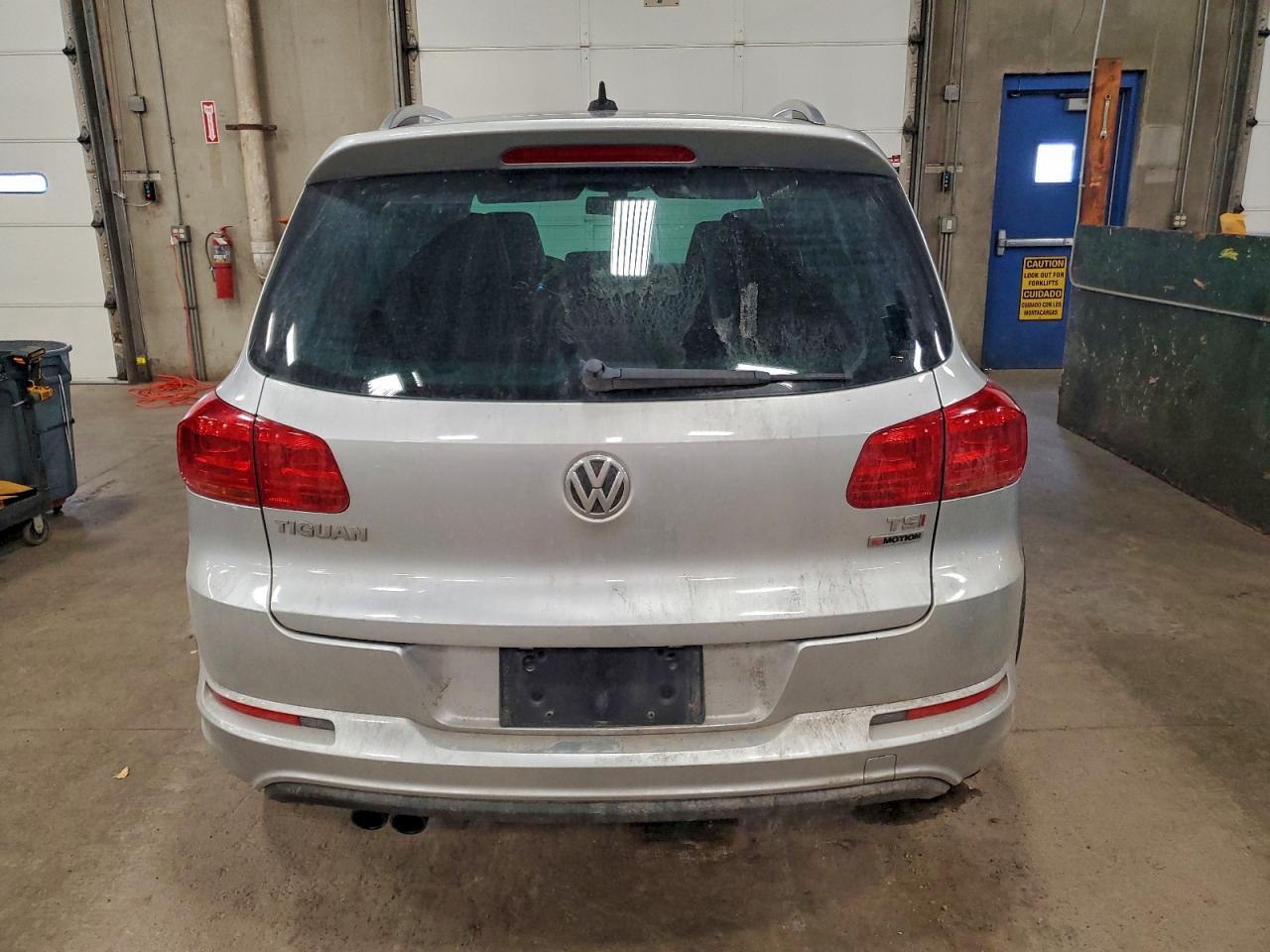 2016 VOLKSWAGEN TIGUAN S photo 6