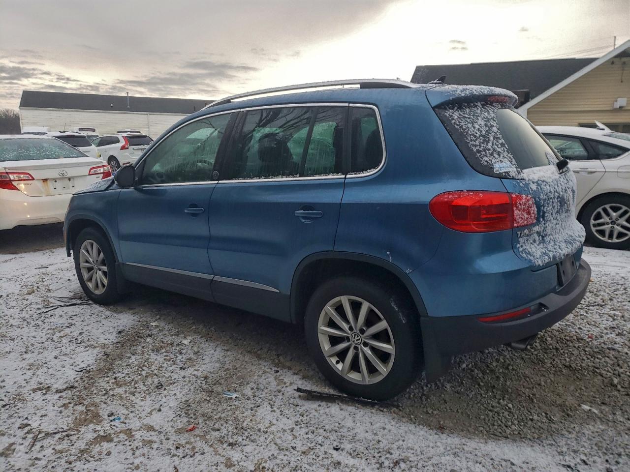2017 VOLKSWAGEN TIGUAN WOLFSBURG photo 3