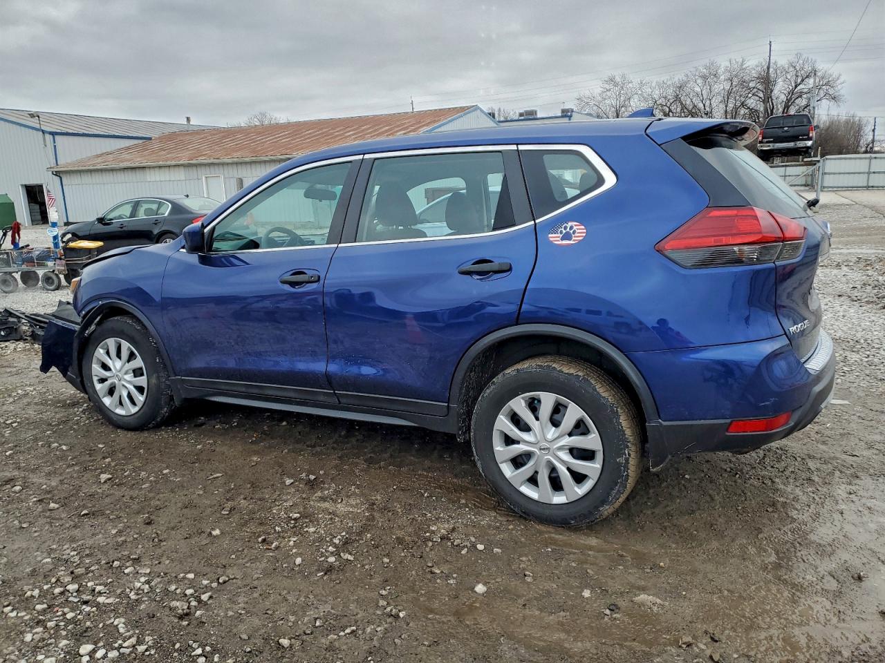 2017 NISSAN ROGUE SV photo 3
