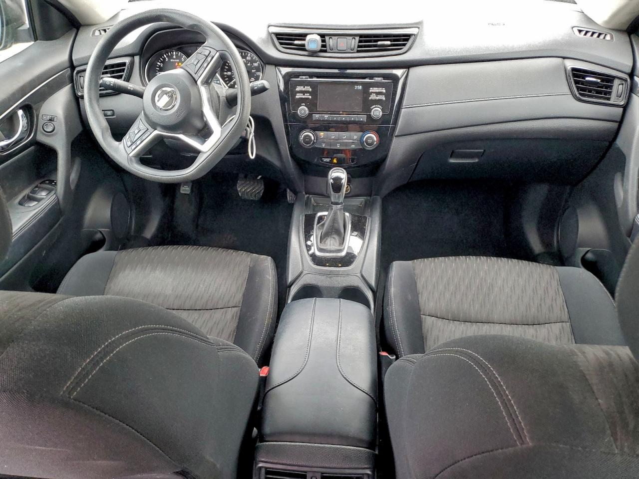 2017 NISSAN ROGUE SV photo 15
