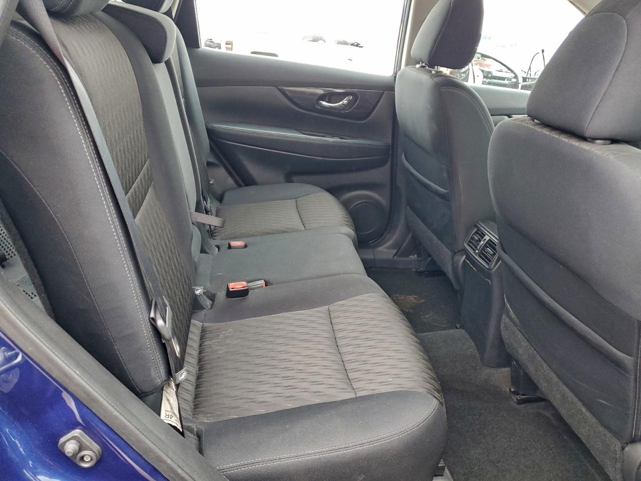 2017 NISSAN ROGUE SV photo 21