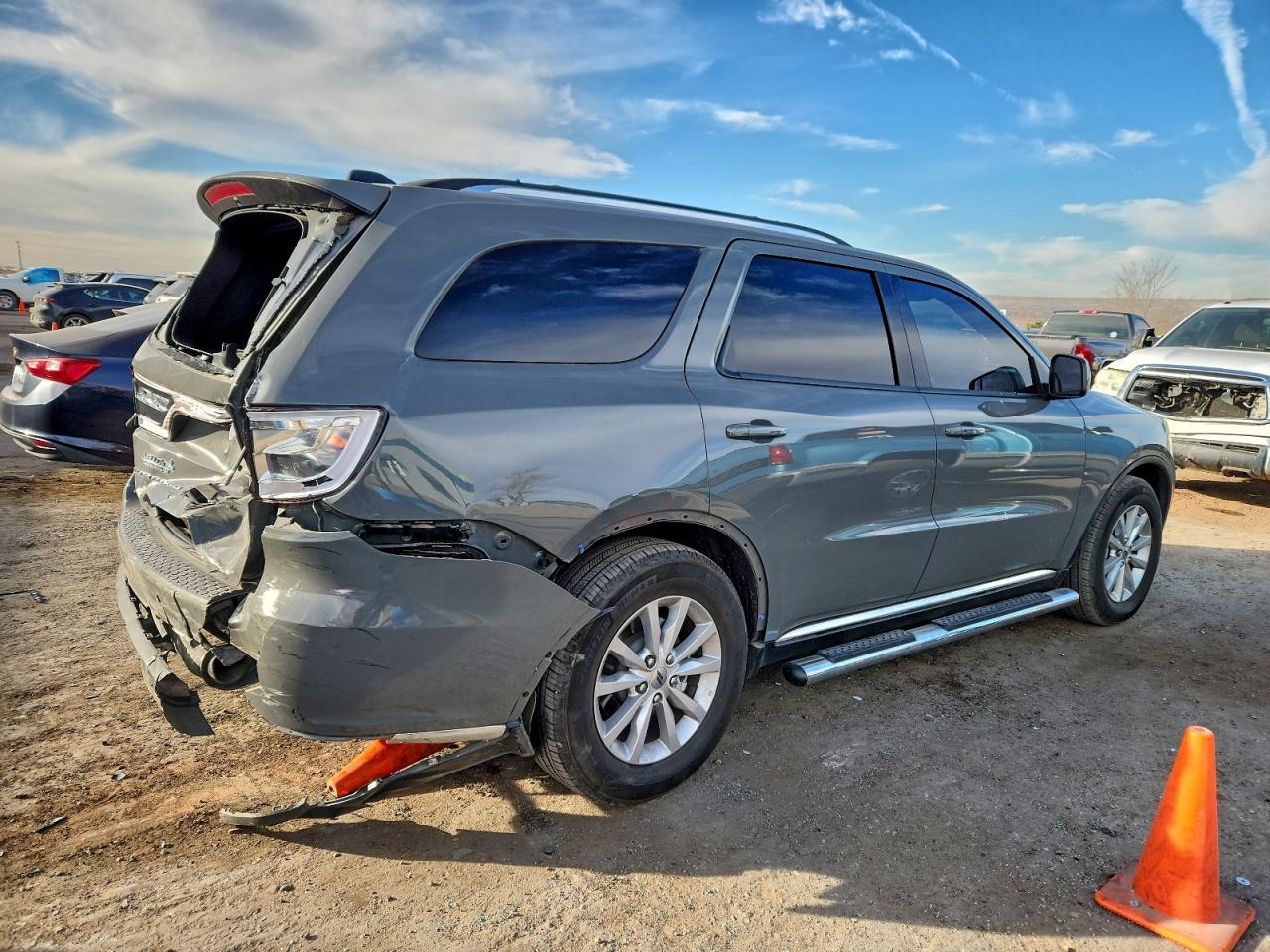 2023 DODGE DURANGO SXT photo 7