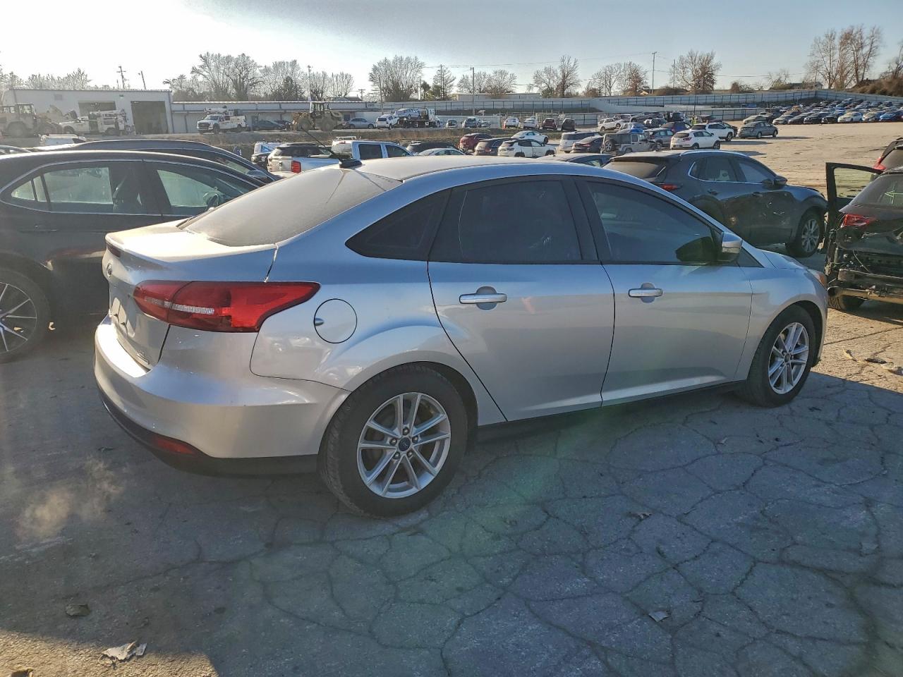 2015 FORD FOCUS SE photo 3