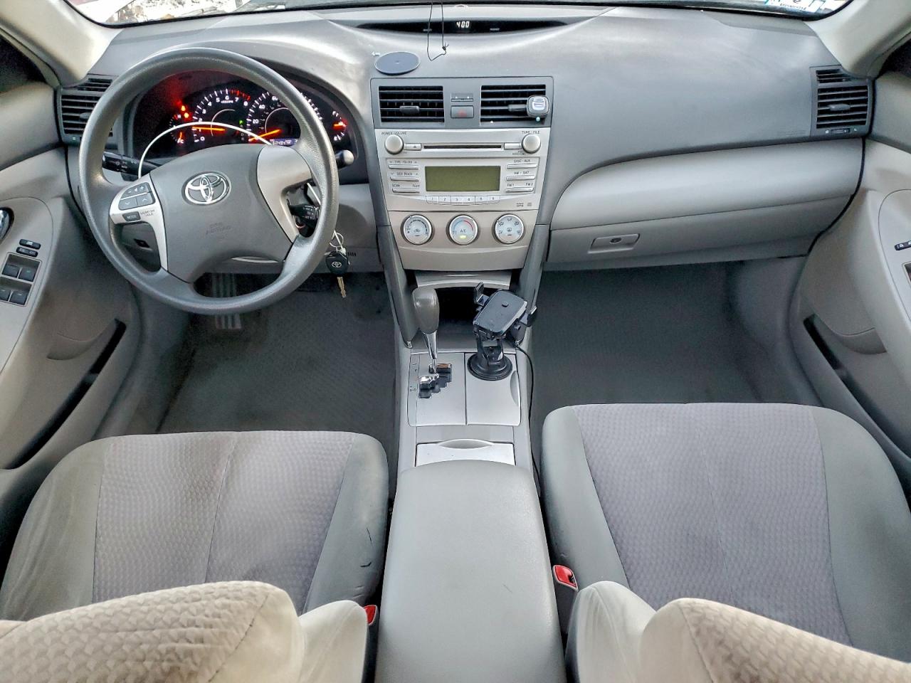 2010 TOYOTA CAMRY BASE photo 22