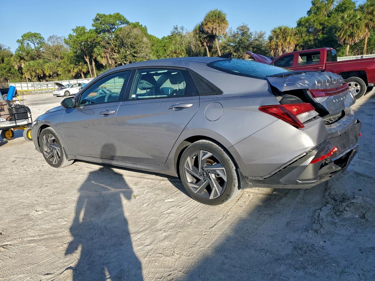 2025 HYUNDAI ELANTRA SEL SPORT photo 4
