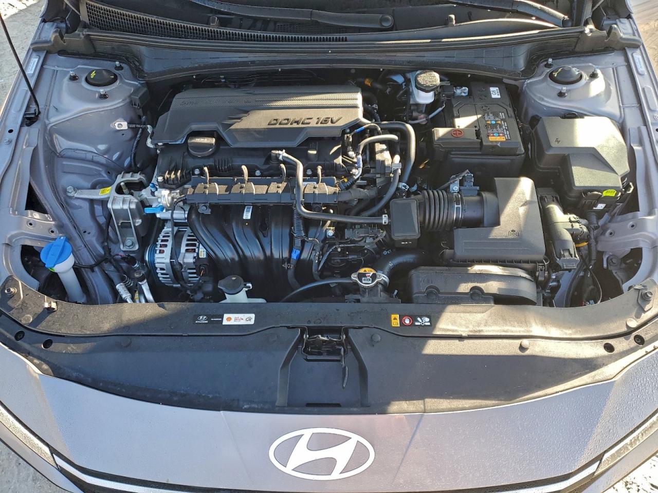 2025 HYUNDAI ELANTRA SEL SPORT photo 31