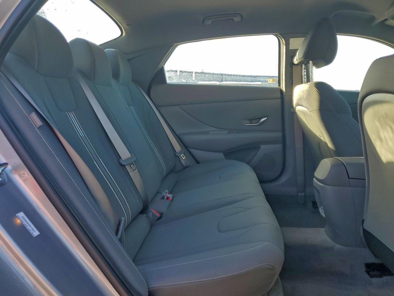 2025 HYUNDAI ELANTRA SEL SPORT photo 28