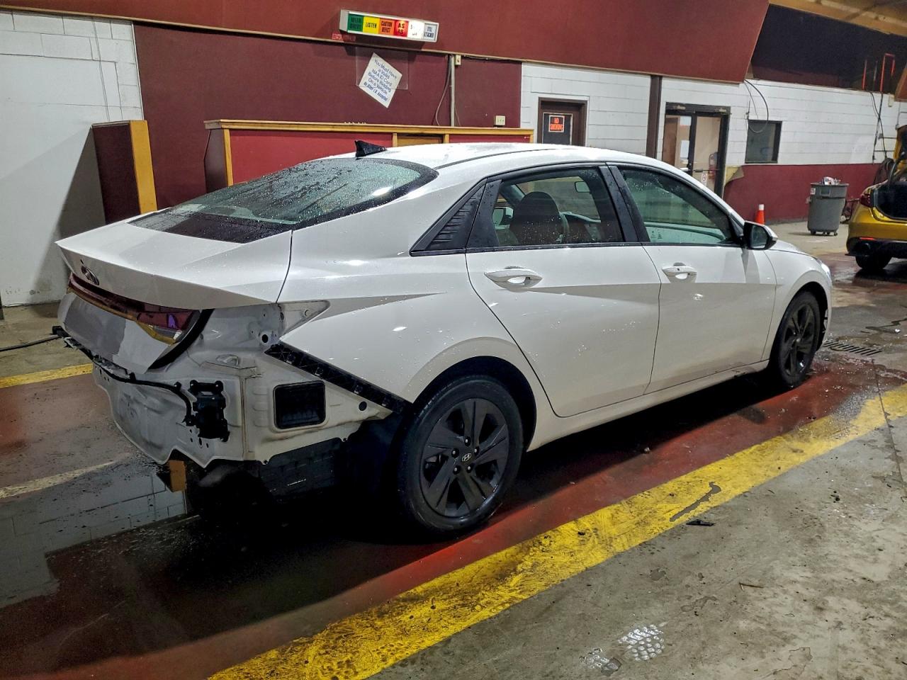 2023 HYUNDAI ELANTRA SEL photo 3