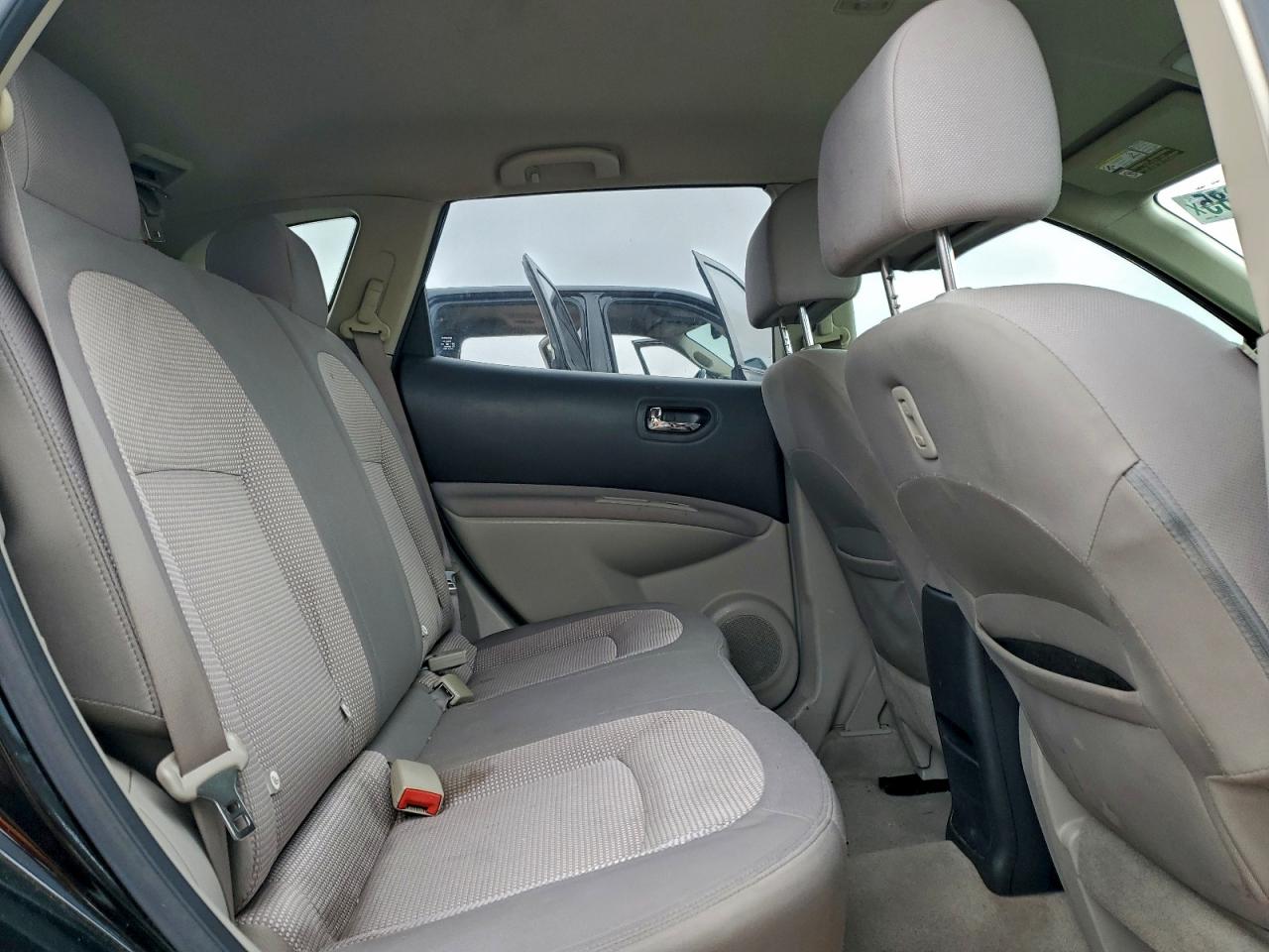 2013 NISSAN ROGUE S photo 31