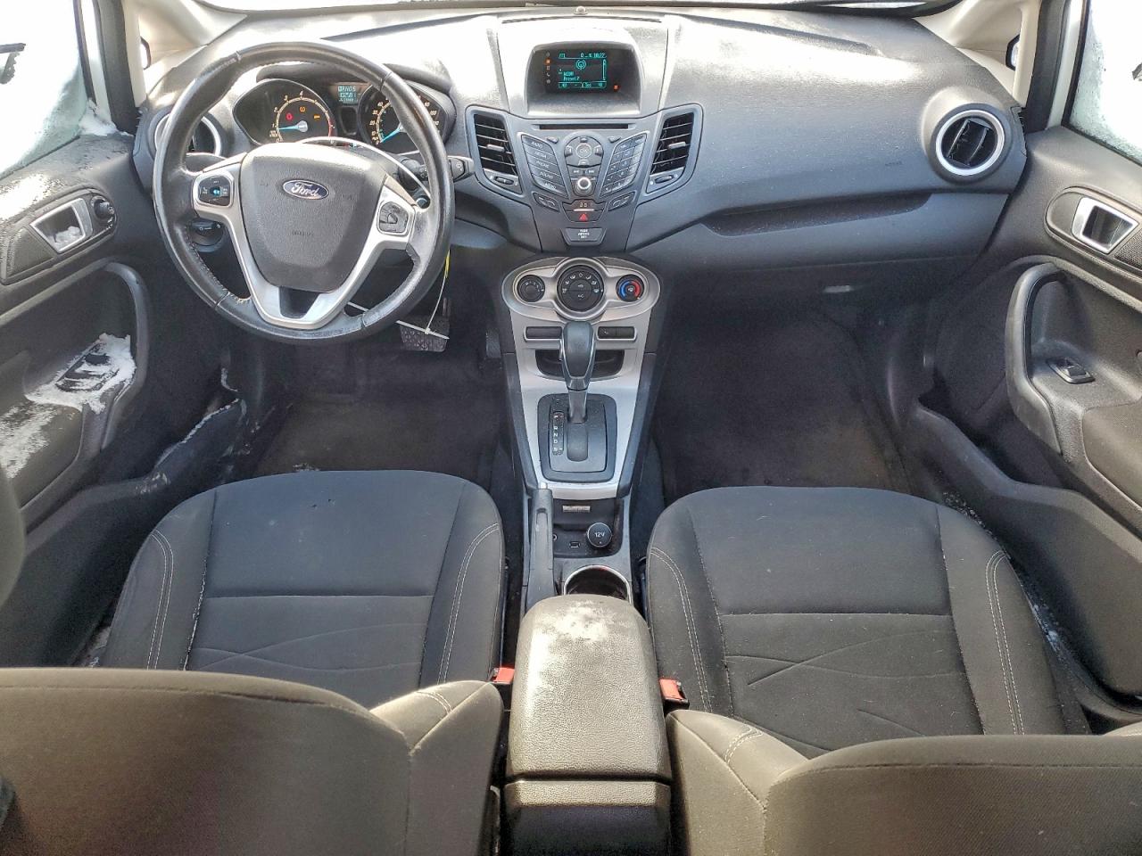 2016 FORD FIESTA SE photo 29