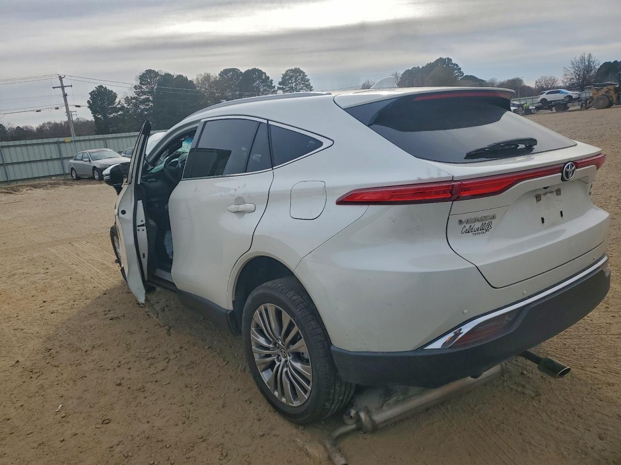 2021 TOYOTA VENZA LE photo 2