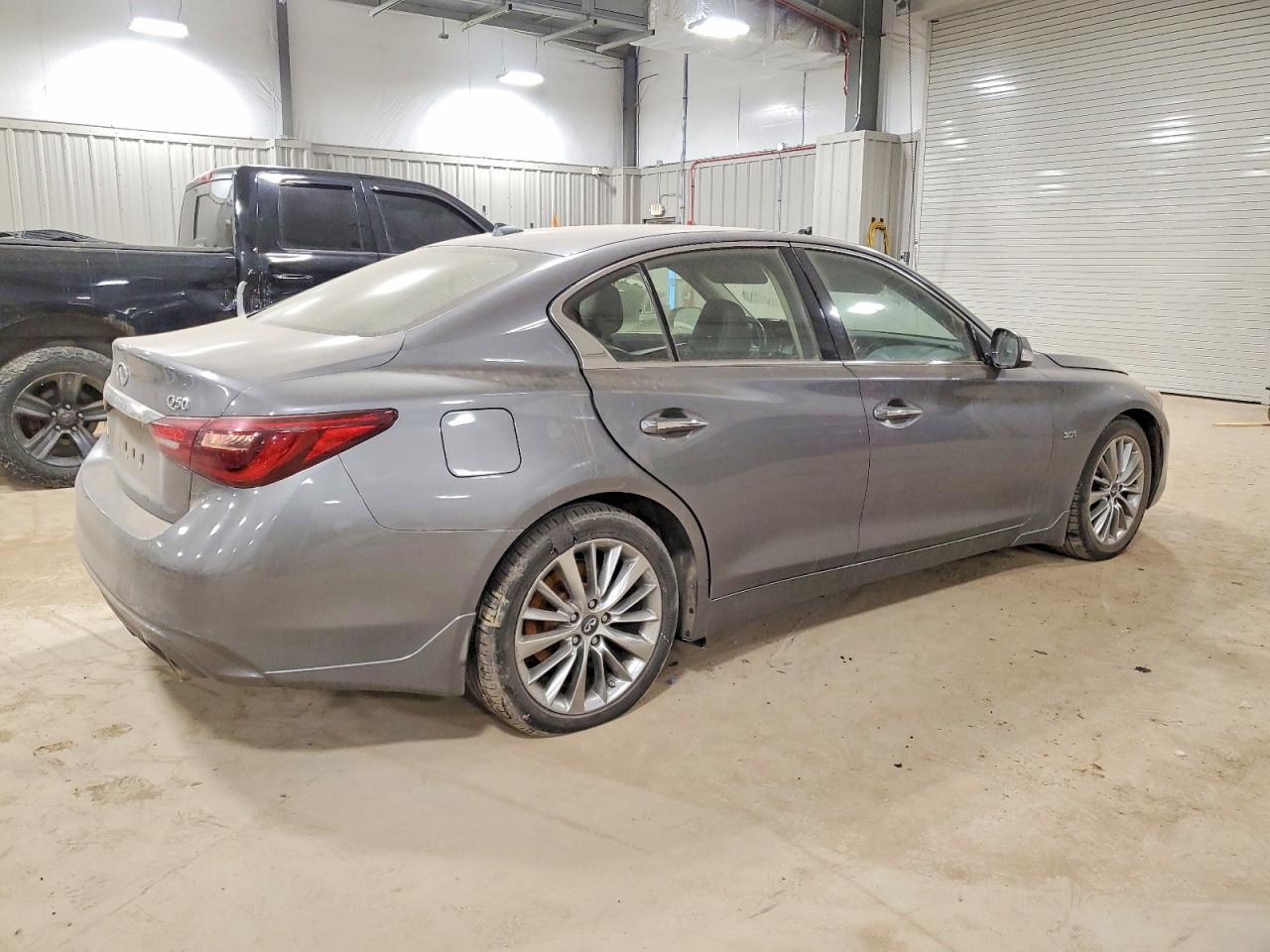 2018 INFINITI Q50 LUXE photo 5