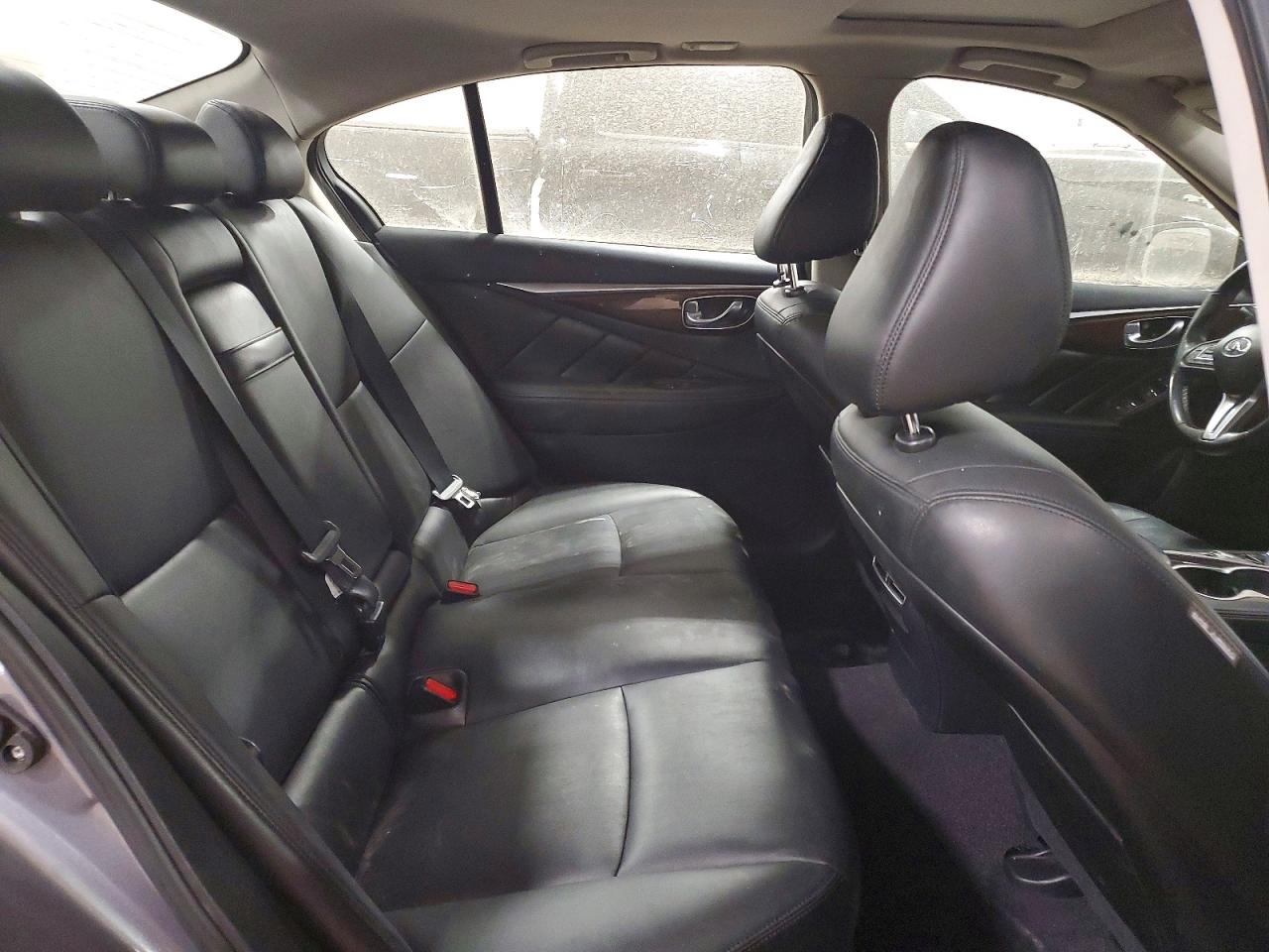 2018 INFINITI Q50 LUXE photo 19
