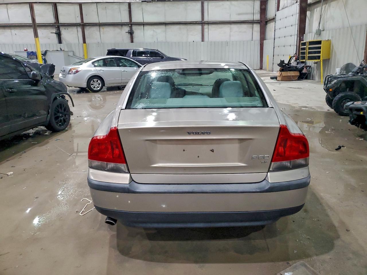 2001 VOLVO S60 T5 photo 11