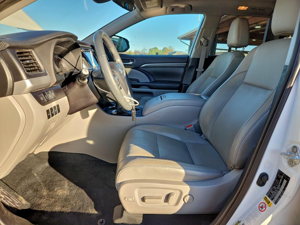 2019 TOYOTA HIGHLANDER LIMITED photo 13