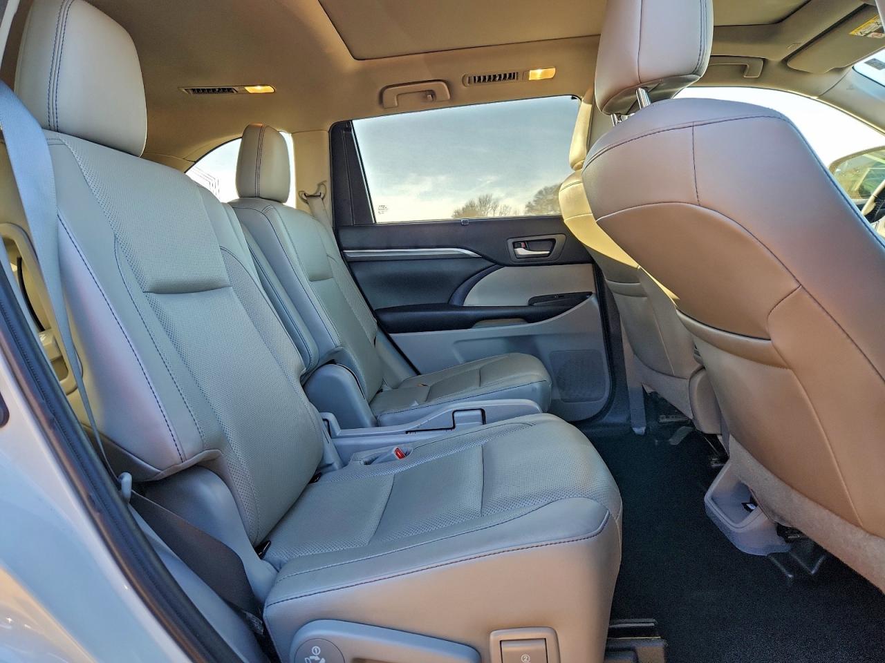 2019 TOYOTA HIGHLANDER LIMITED photo 21