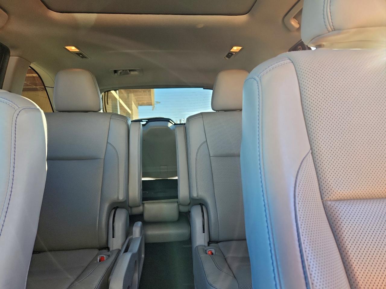 2019 TOYOTA HIGHLANDER LIMITED photo 19