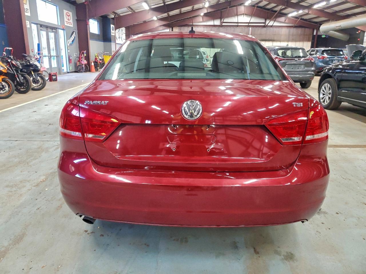 2015 VOLKSWAGEN PASSAT S photo 16
