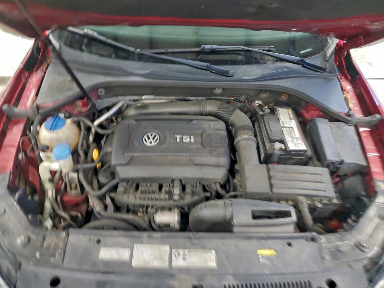 2015 VOLKSWAGEN PASSAT S photo 31