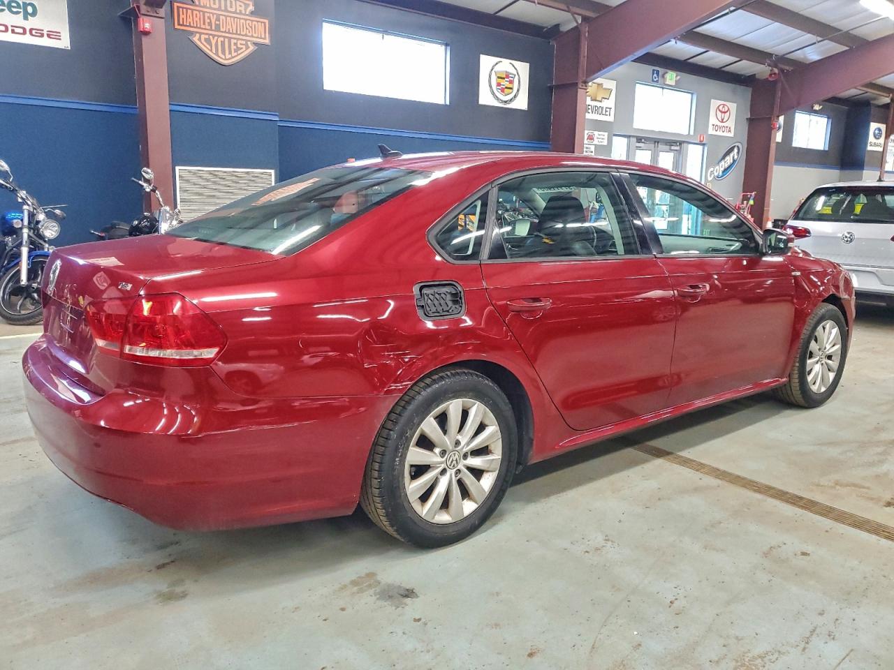 2015 VOLKSWAGEN PASSAT S photo 7