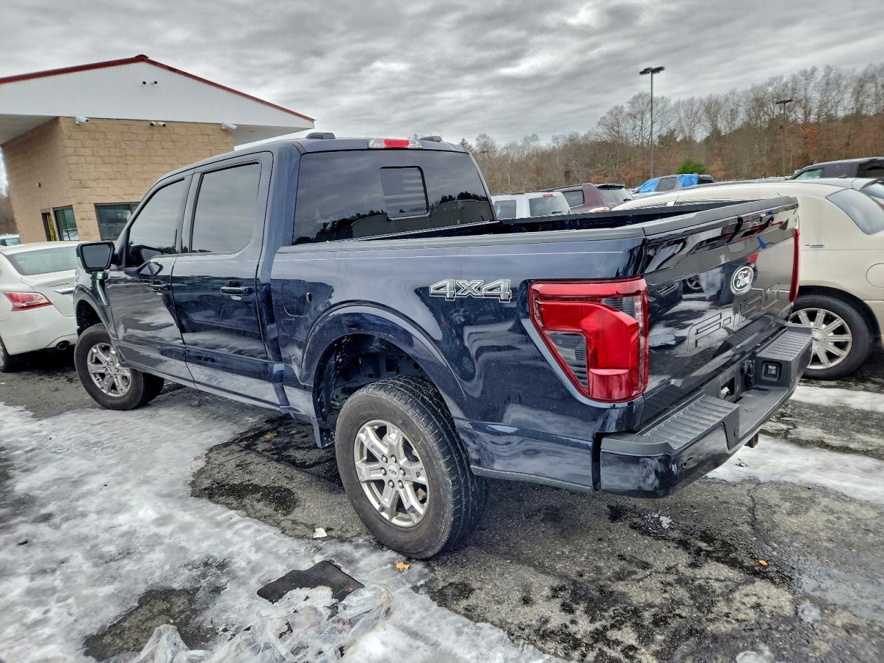 2024 FORD F150 XLT photo 4