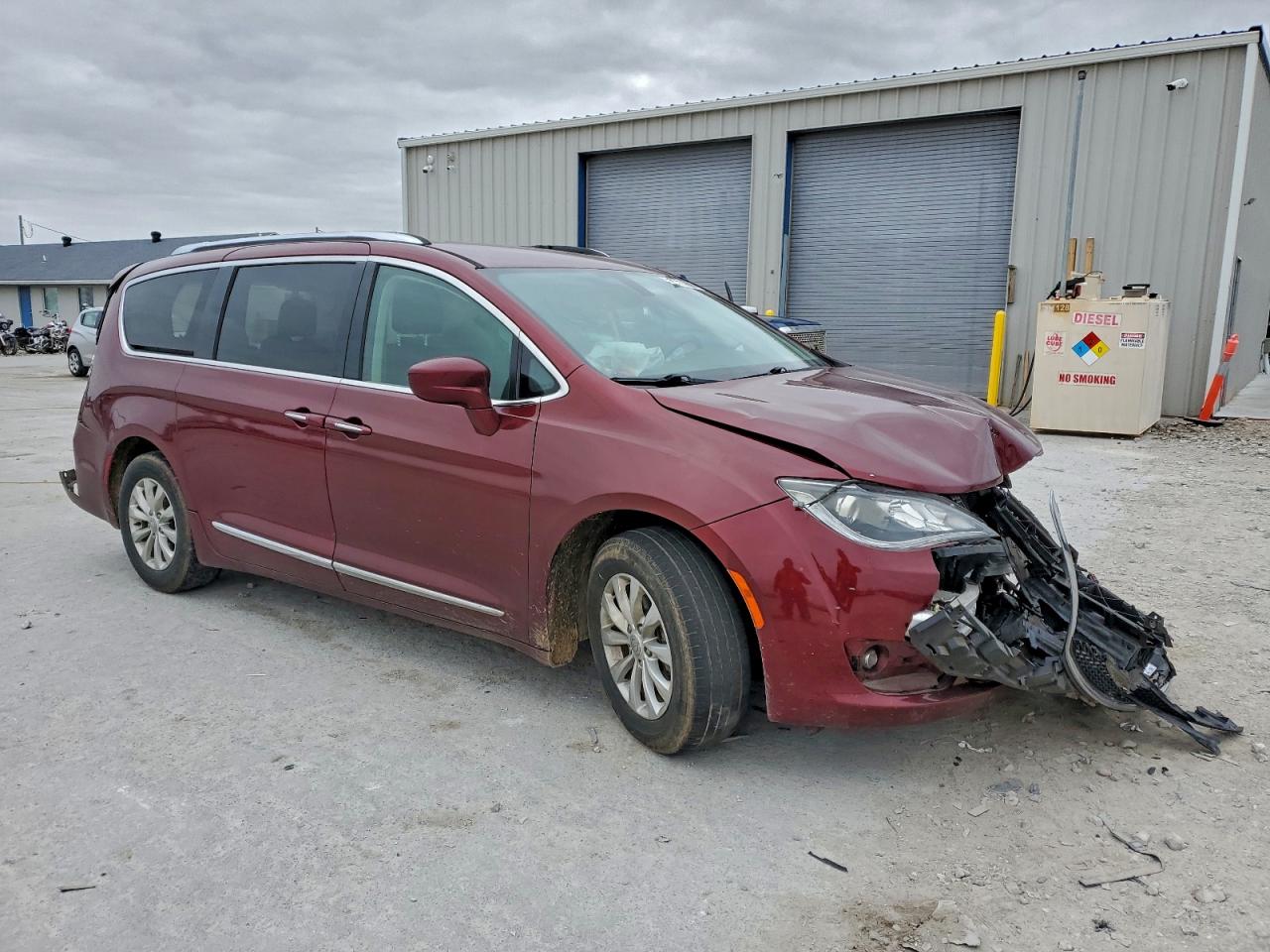 2019 CHRYSLER PACIFICA TOURING L photo 10