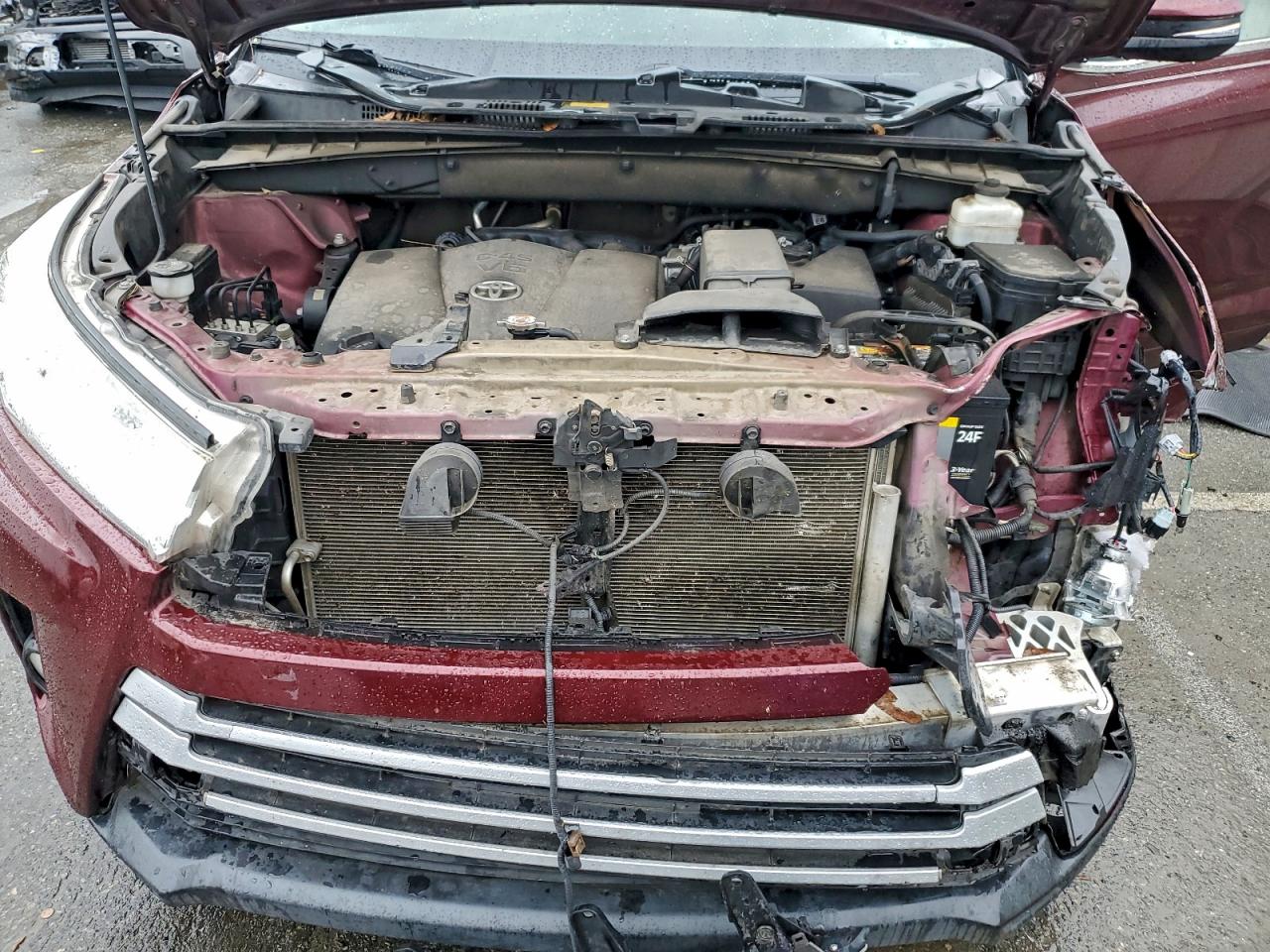 2018 TOYOTA HIGHLANDER SE photo 12