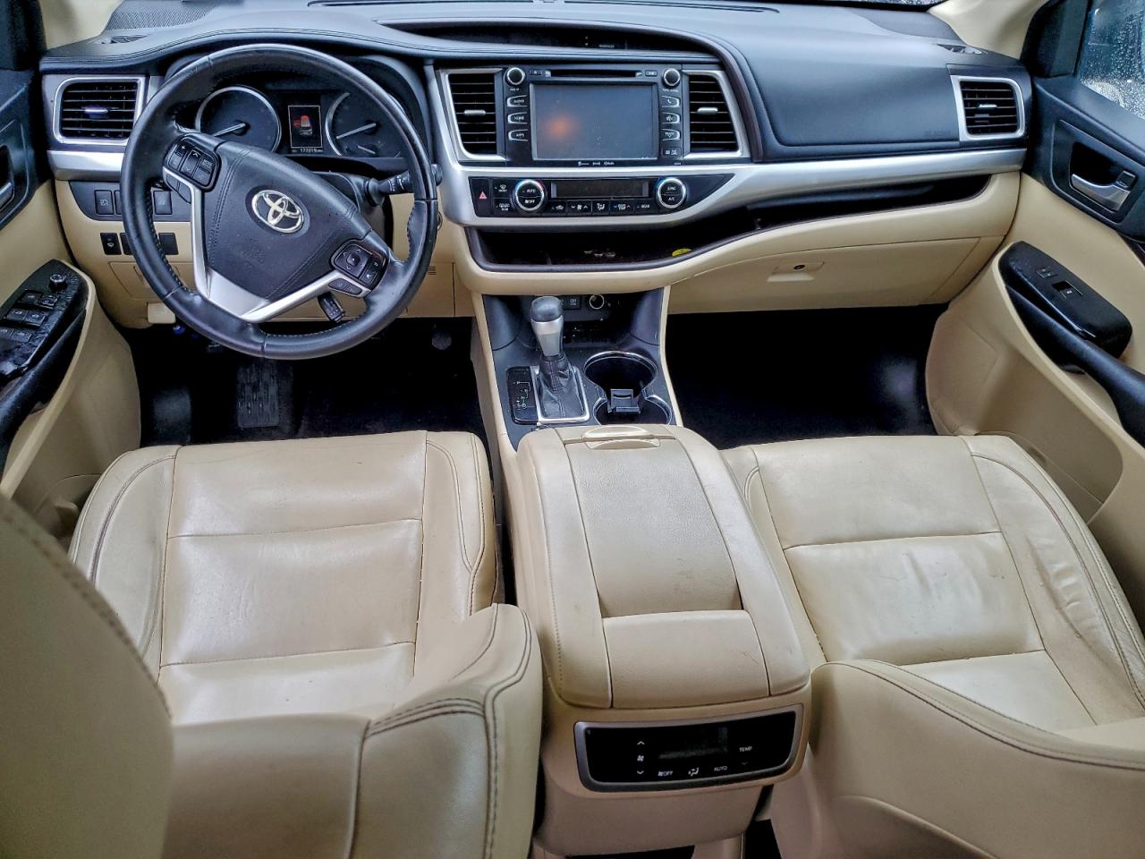 2018 TOYOTA HIGHLANDER SE photo 8