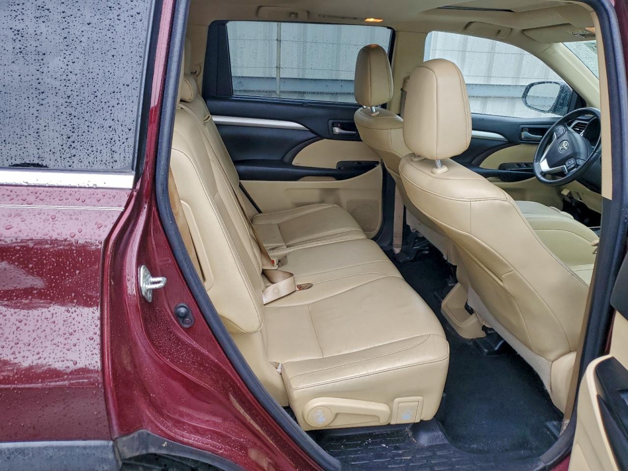 2018 TOYOTA HIGHLANDER SE photo 11