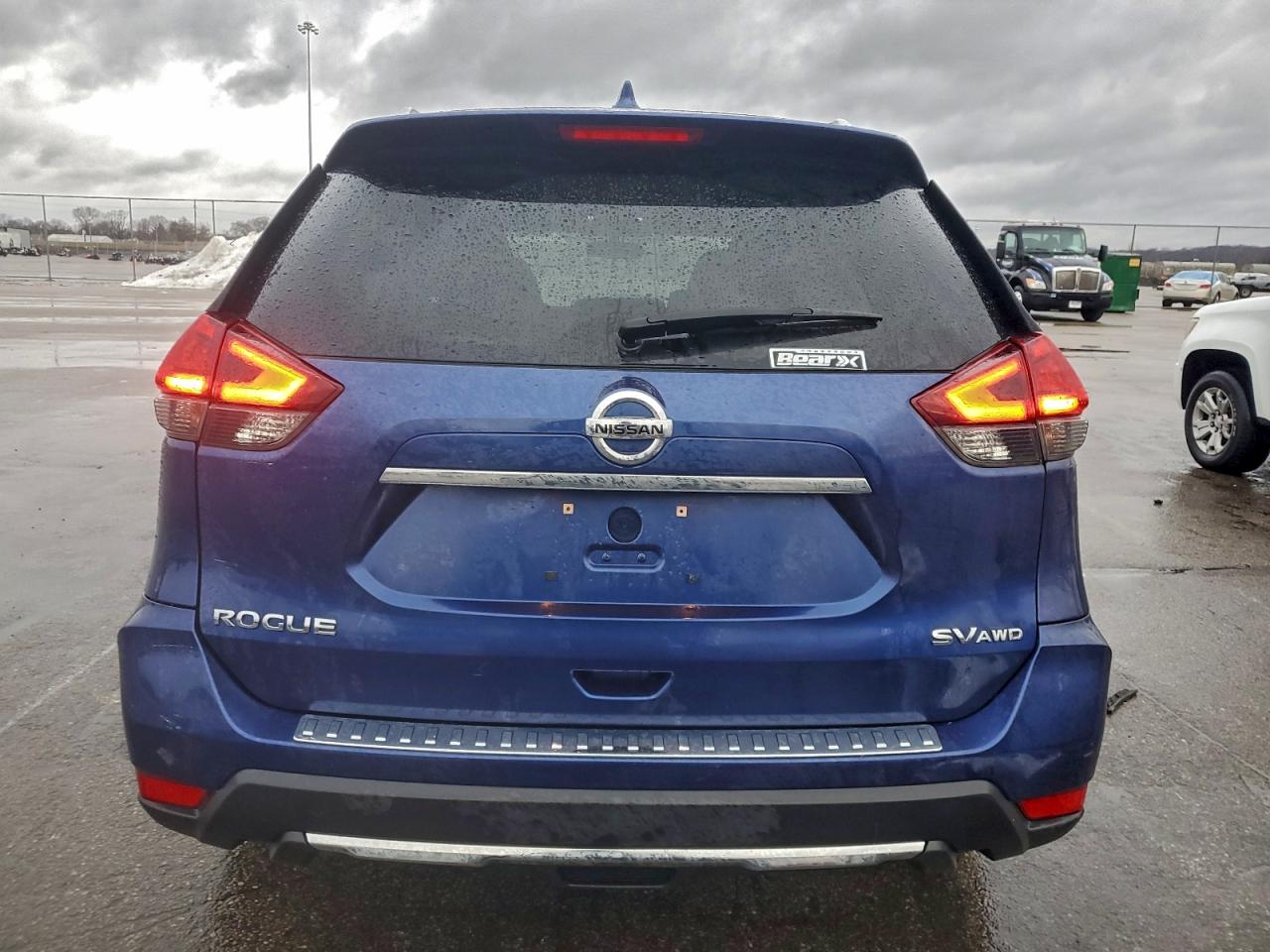 2017 NISSAN ROGUE photo 11