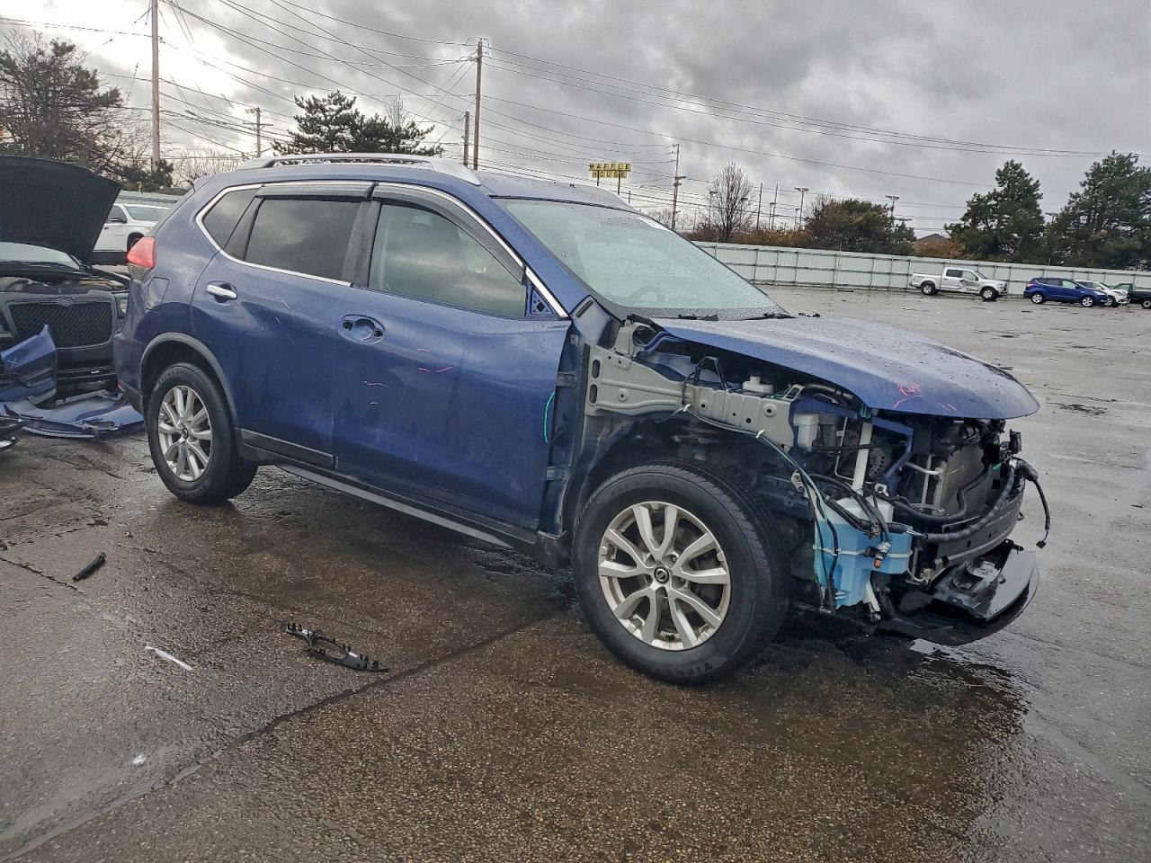 2017 NISSAN ROGUE photo 7