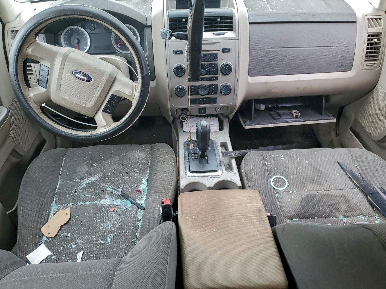 2010 FORD ESCAPE XLT photo 15