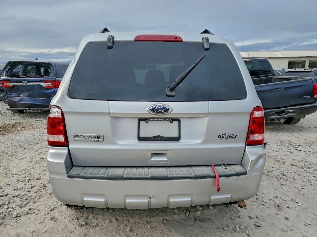 2010 FORD ESCAPE XLT photo 11