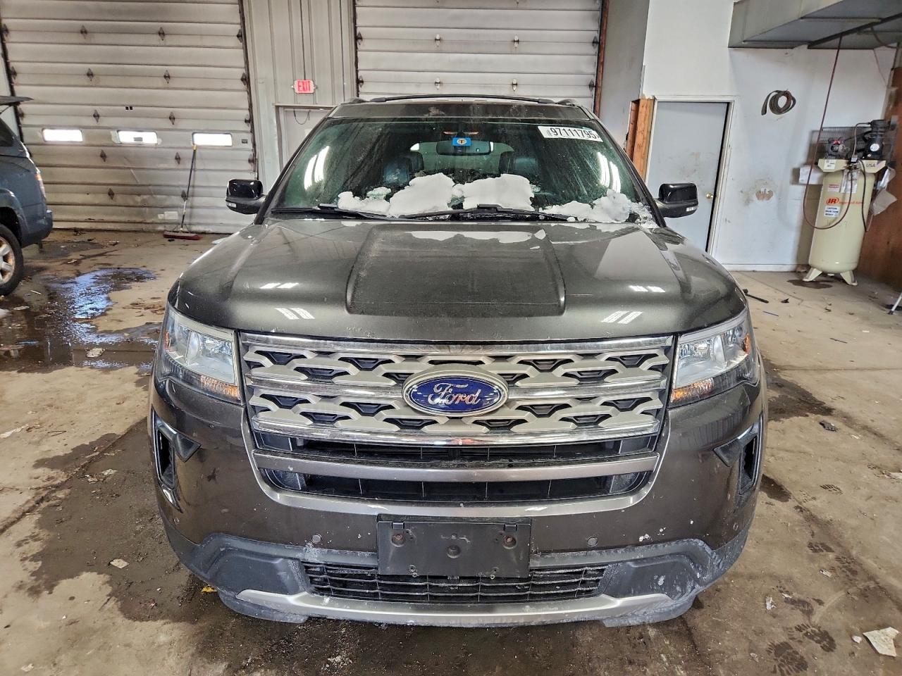 2018 FORD EXPLORER XLT photo 5
