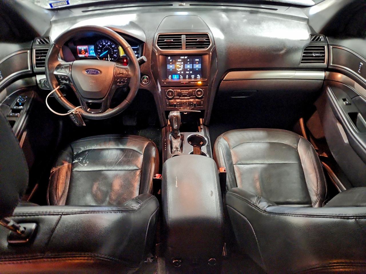 2018 FORD EXPLORER XLT photo 8