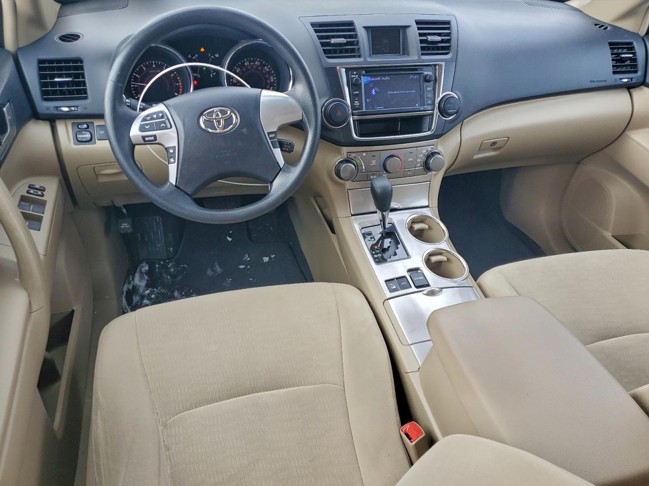2013 TOYOTA HIGHLANDER BASE photo 22