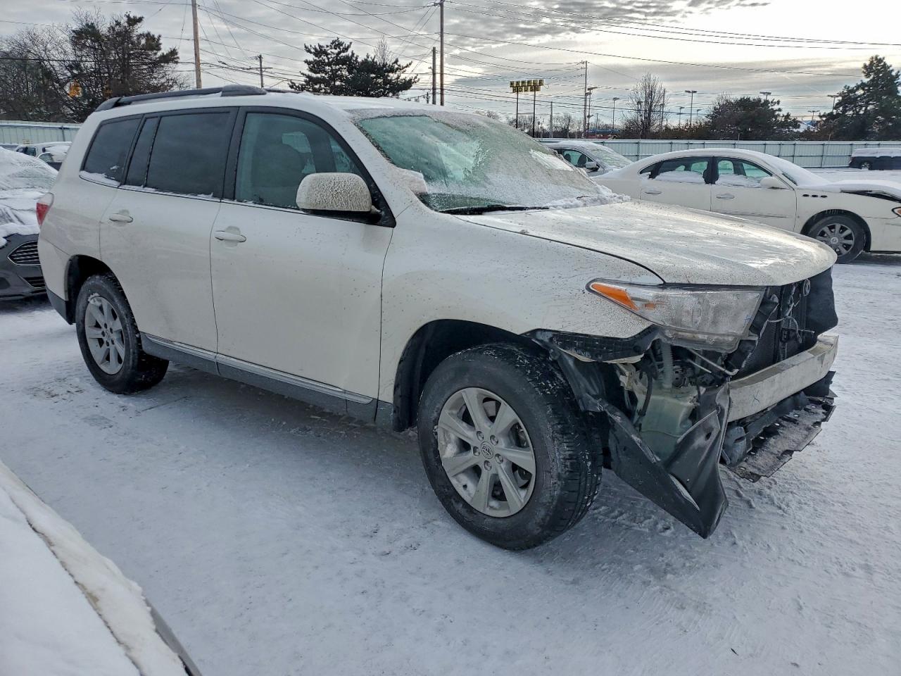2013 TOYOTA HIGHLANDER BASE photo 10