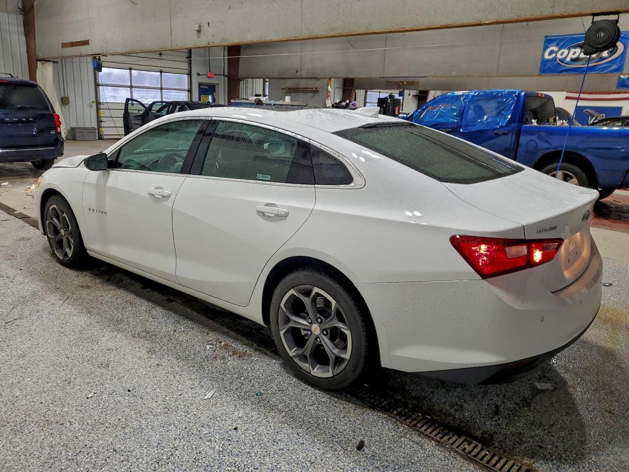 2024 CHEVROLET MALIBU LT photo 4