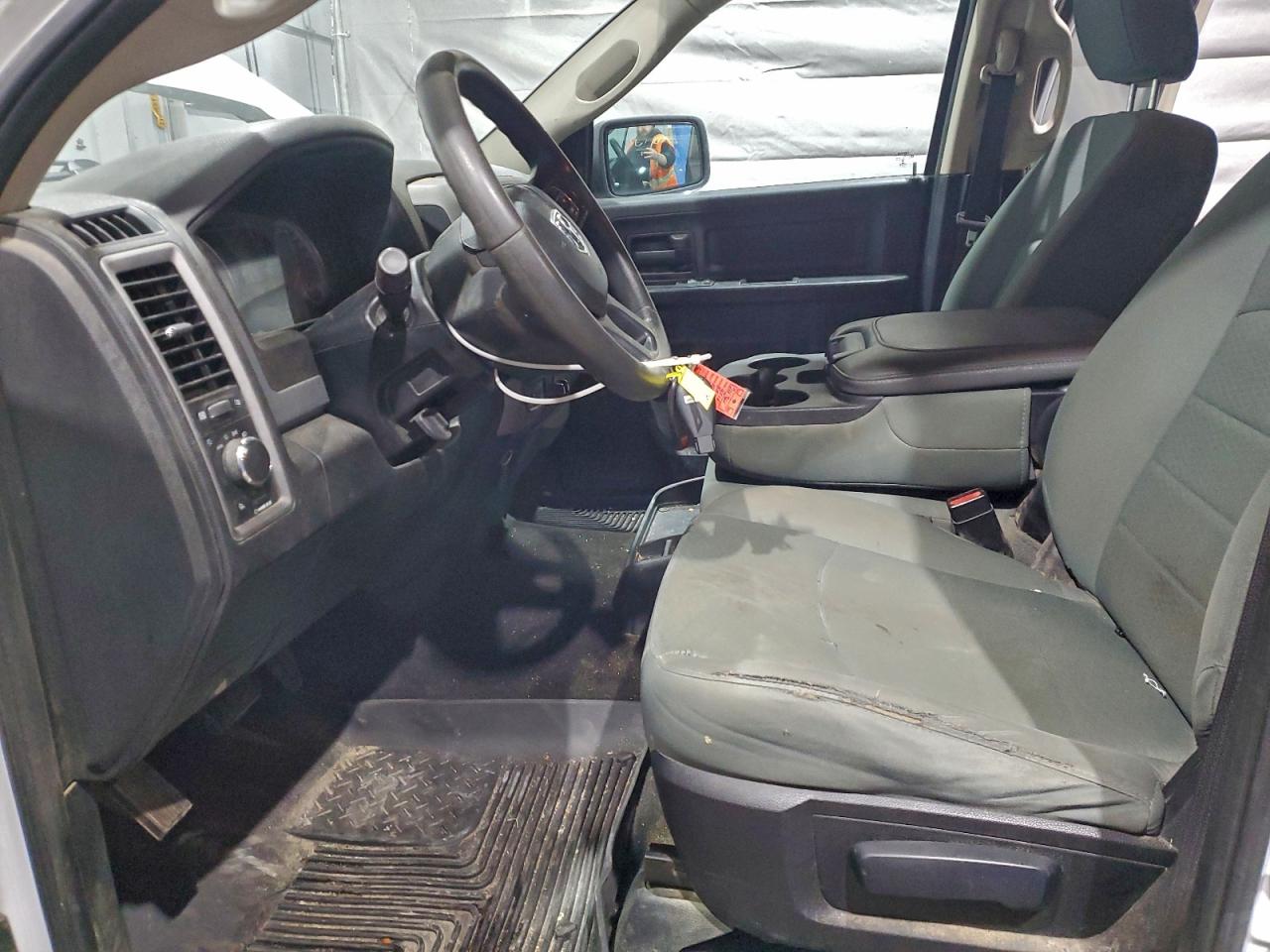 2016 RAM 1500 ST photo 7