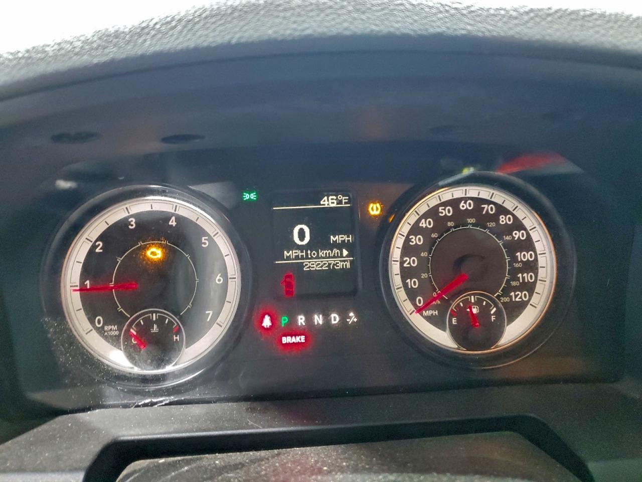 2016 RAM 1500 ST photo 9