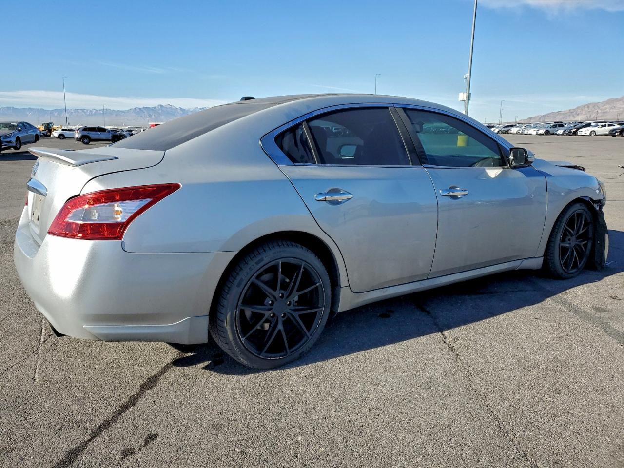 2010 NISSAN MAXIMA S photo 3