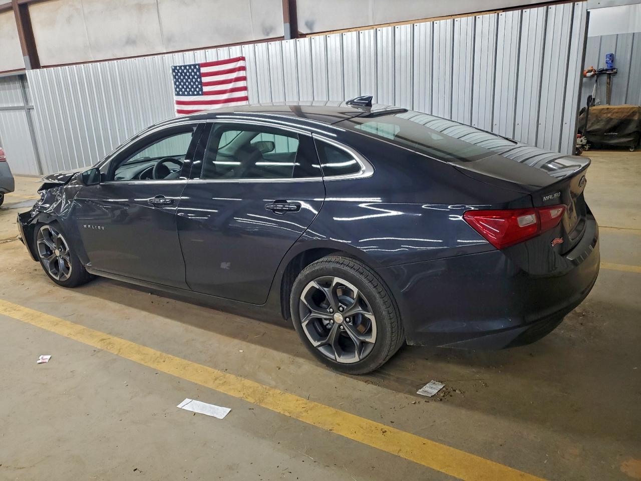 2023 CHEVROLET MALIBU LT photo 2