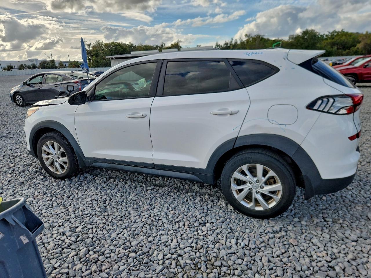 2020 HYUNDAI TUCSON SE photo 3