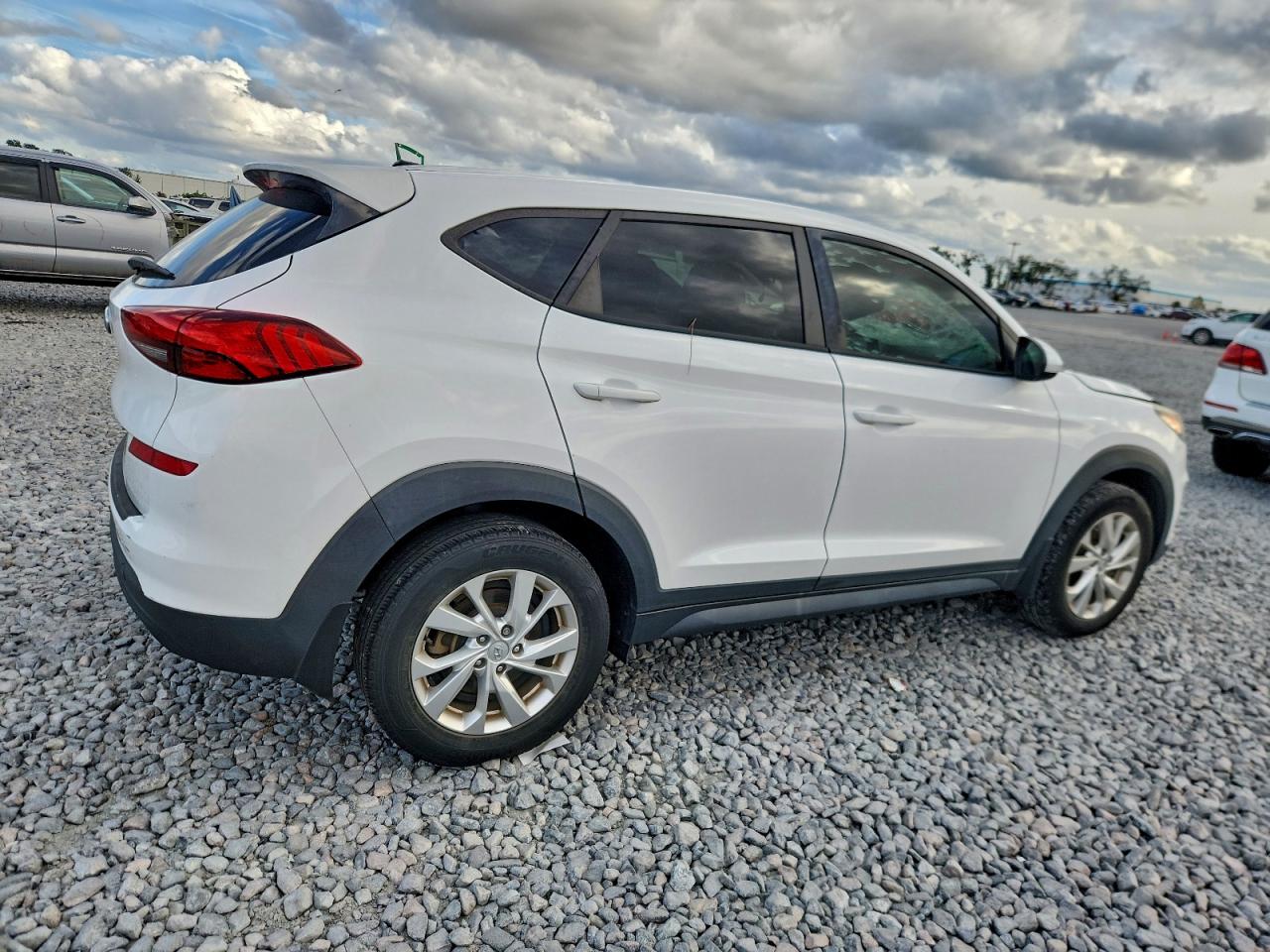 2020 HYUNDAI TUCSON SE photo 5