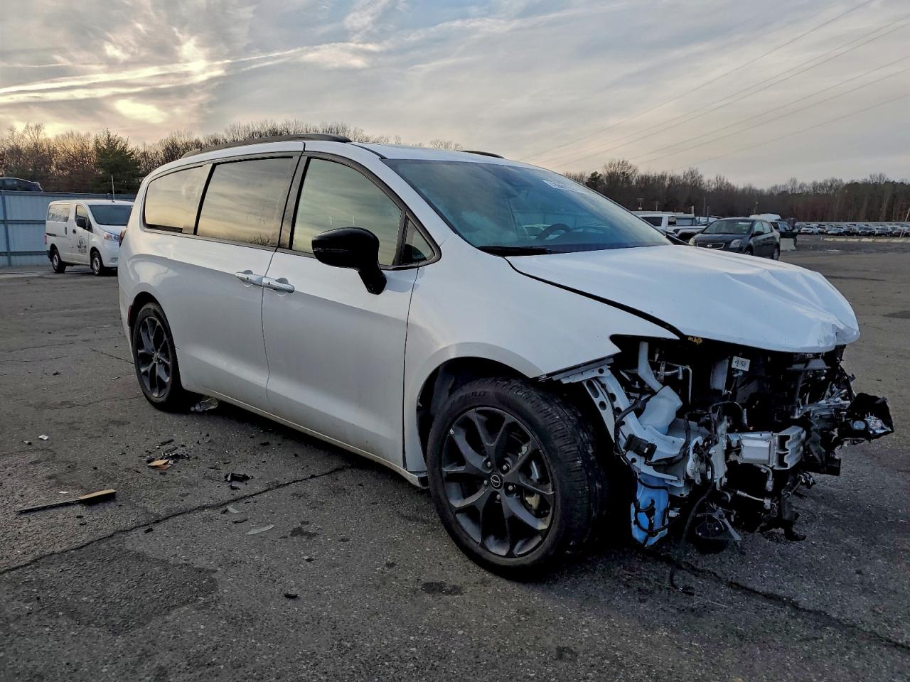 2025 CHRYSLER PACIFICA LIMITED photo 7