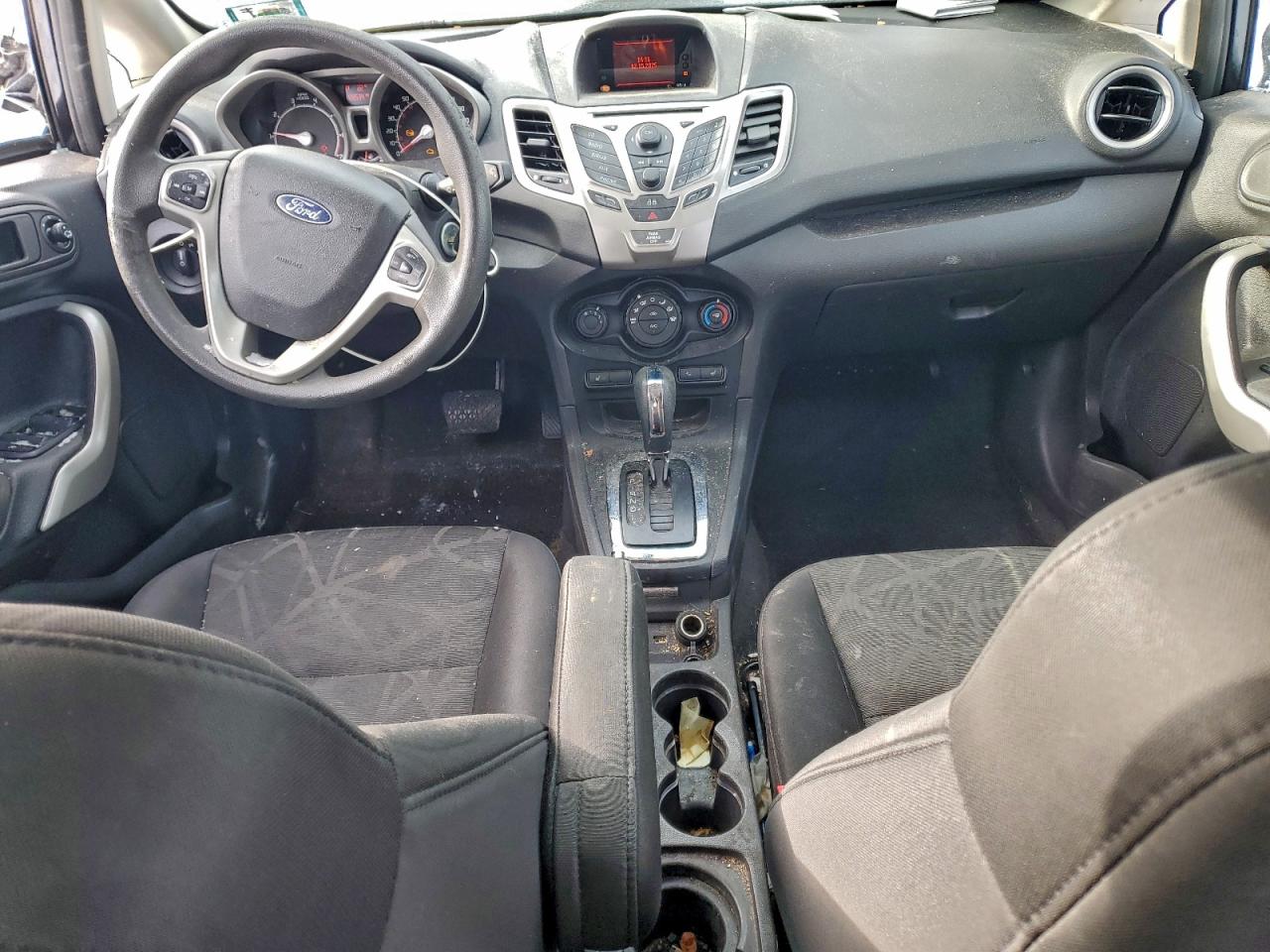 2012 FORD FIESTA SE photo 8