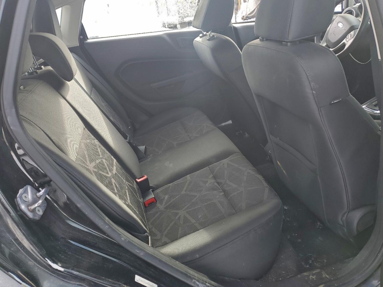 2012 FORD FIESTA SE photo 10